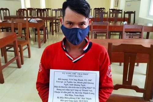 Nam Định: Thuyền viên tàu cá giấu ma túy trong cạp quần