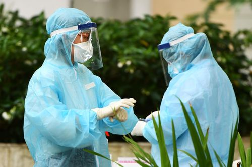 'TP.HCM may mắn vì F0 có triệu chứng và đi khám sớm'