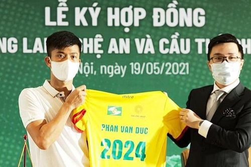 Phan Văn Đức ở lại SLNA