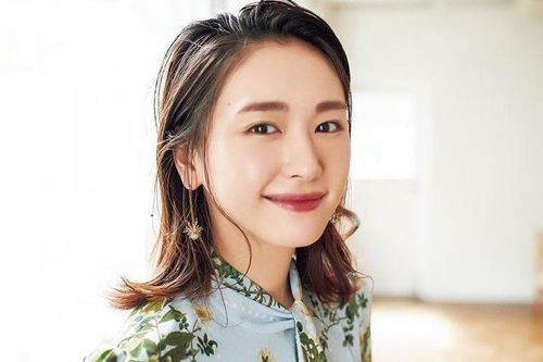 Aragaki Yui kết hôn với Hoshino Gen