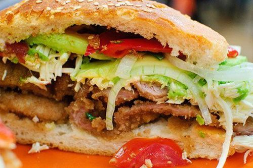 Quảng Ngãi: 26 người ngộ độc thực phẩm, nghi do ăn bánh mỳ