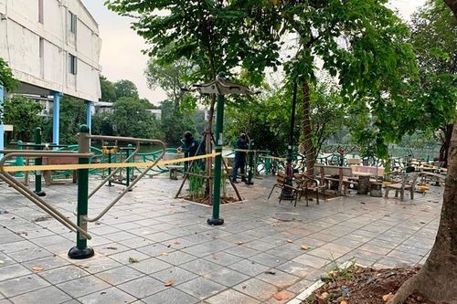 Ngày 19/5, quận Tây Hồ xử lý 23 trường hợp không đeo khẩu trang nơi công cộng