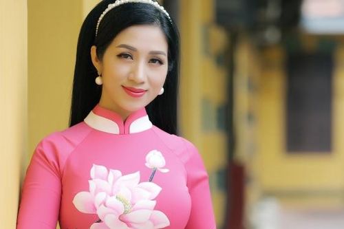 Nghệ sĩ Phương Nga: Tôi thực hiện CD 'Tiếng hát giữa rừng Pác Bó' bằng cả trái tim