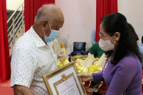Học tập và làm theo Bác Hồ góp phần xây dựng những công dân có trách nhiệm, giàu lòng yêu thương