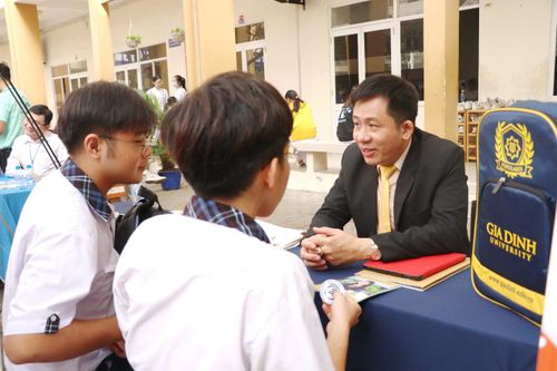 Tuyển sinh 2021: Chọn trường phù hợp quyết định thành công