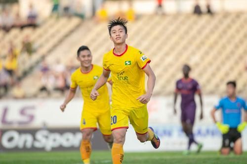 Từ chối 12 tỷ từ đại gia V.League, Văn Đức ở lại với CLB SLNA