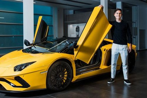 Khám phá siêu xe Lamborghini Aventador S Roadster của cầu thủ Paulo Dybala