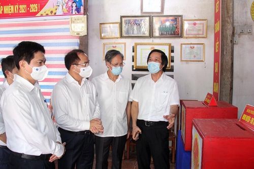 Đoàn công tác Bộ Nội vụ kiểm tra công tác chuẩn bị bầu cử tại Hà Nam