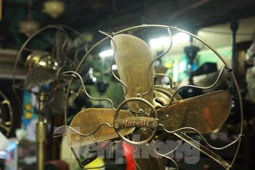 Khám phá 'bảo tàng quạt' giữa phố cổ Hà Nội