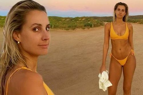 Hoa hậu Australia khoe dáng nóng bỏng với bikini