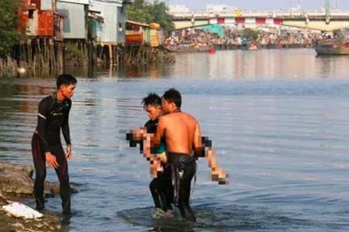 Lật thuyền chài, 2 cháu bé đuối nước