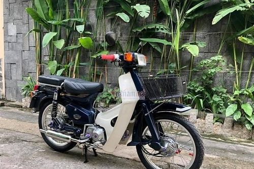 Honda Cub Custom 70 đời 1993 biển số VIP, giá 150 triệu đồng
