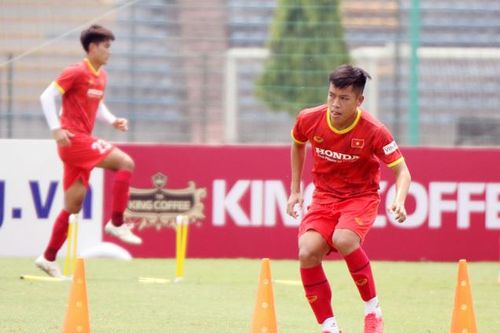 Xé lưới tuyển Việt Nam, sao U22 bất ngờ bị loại