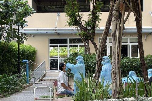 Bệnh nhân mắc COVID-19 tại TP Hồ Chí Minh tiếp xúc với 26 nhân viên của hai bệnh viện