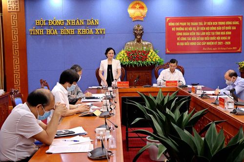 Đi thẳng vào vùng dịch để kiểm tra bầu cử, xử lý kịp thời các tình huống xảy ra