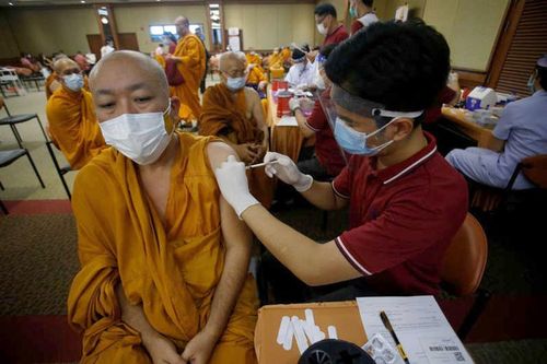 Nhiều nước châu Á phải quay lại với giãn cách xã hội vì dịch COVID-19