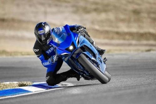 Mô tô thể thao Yamaha YZF-R7 2021 chính thức ra mắt, giá 207 triệu đồng