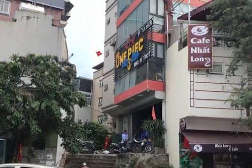 Lên VTV vì sử dụng mực thối nhúng hóa chất, nhà hàng ở Hà Nội bị chỉ trích, nhận hàng loạt đánh giá 1 sao