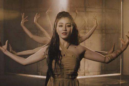 Jihyo (Twice) tung clip cover hit của Camila Cabello, thần thái xuất sắc nhưng bị chê tơi tả ở điểm này