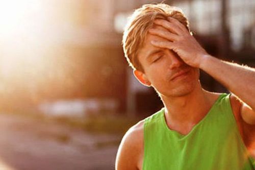 Khuyến cáo từ chuyên gia khi đối phó với đau đầu do nắng nóng