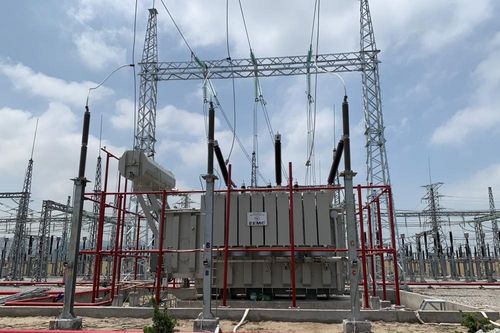 Đóng điện xung kích dự án nâng công suất TBA 220kV Thanh Nghị