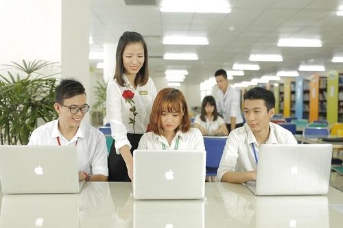 Lao động trẻ lo công nghệ ảnh hưởng tới việc làm trong tương lai