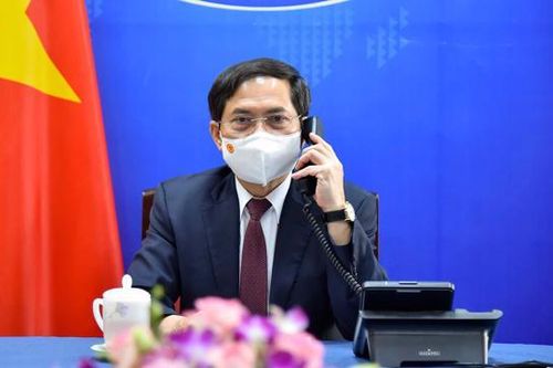 Đề nghị Anh chuyển giao công nghệ sản xuất vaccine cho Việt Nam