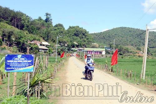 Thắp sáng đường quê Mường Ảng