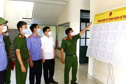 Kiểm tra, giám sát việc chuẩn bị bầu cử tại Trại tạm giam Công an tỉnh