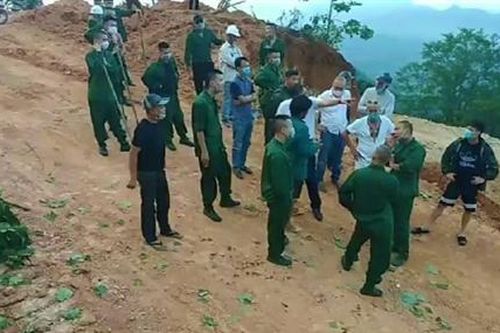 Vụ việc nhóm người lạ mặt tụ tập ở xã có người mắc COVID-19: Yêu cầu rời khỏi địa phương