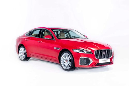 Jaguar XF thế hệ mới ra mắt ra thị trường Việt Nam với 2 phiên bản tùy chọn