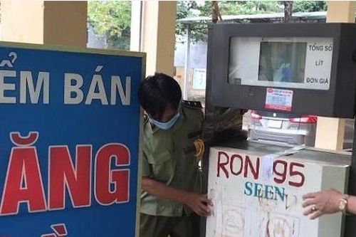 Phát hiện và xử phạt một số cây xăng mini hoạt động không phép
