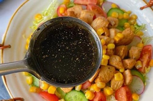 Nắng nóng gay gắt, mỗi ngày tôi đều làm món salad này mang đi làm, ăn vừa ngon mát lại giúp giảm cân hiệu quả