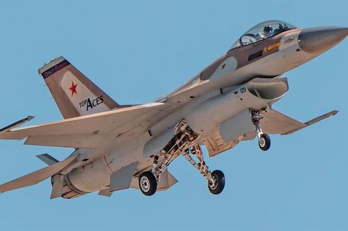 Tiêm kích F-16 tư nhân đầu tiên cất cánh
