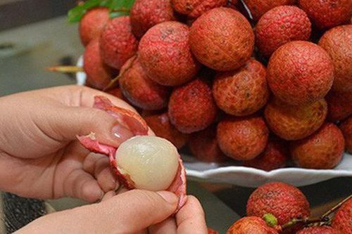 Bé 3 tuổi ở Nghệ An tử vong vì hóc hạt vải