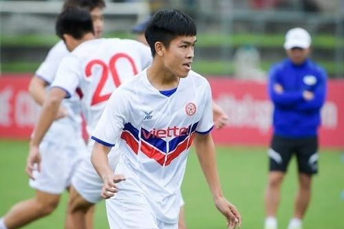 Trước thông tin bị HLV Park loại vì vô kỷ luật, Hữu Thắng nói gì?