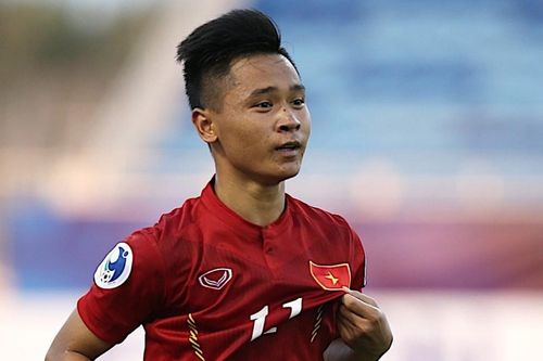 Hồ Minh Dĩ thi đấu ở giải hạng Nhất