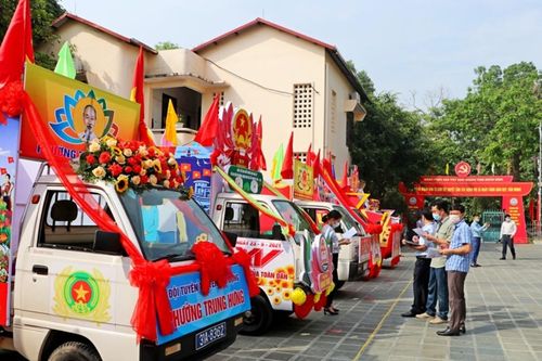 Sơn Tây: 15 đơn vị tham gia liên hoan xe tuyên truyền lưu động chào mừng bầu cử