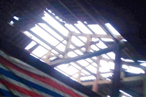 Dông lốc mạnh làm hư hại 38 nhà dân ở thị xã Sa Pa