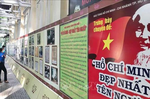 Triển lãm ảnh 'Hồ Chí Minh - Đẹp nhất tên Người'