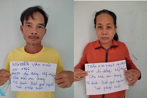 Thiếu tiền trả nợ, người đàn ông bị xích chân vào vách nhà
