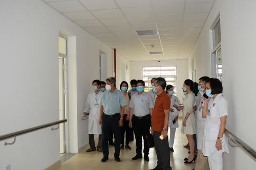 Khẩn cấp hoàn thiện cơ sở điều trị COVID-19 quy mô 200 giường tại Bắc Giang