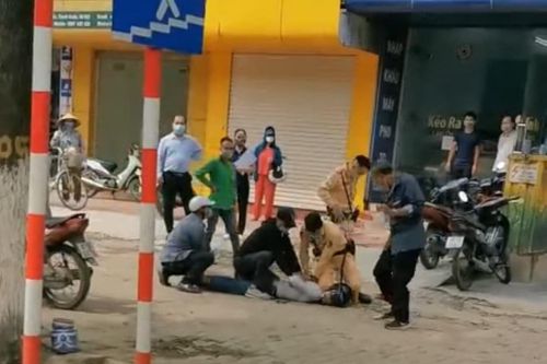 Hà Nội: Kịp thời khống chế đối tượng ma túy dùng gạch tấn công CSGT