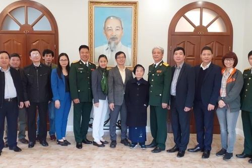 Nhiều hoạt động kỷ niệm 131 năm ngày sinh Chủ tịch Hồ Chí Minh tại Ukraine
