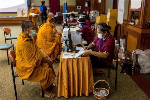 COVID-19 tại ASEAN: Thêm 19.794 ca bệnh, số ca tử vong vượt 74.000 người