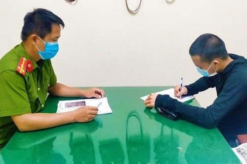 Bị cảnh sát bắt, hai thanh niên cho vay nặng lãi hối lộ 150 triệu đồng xin tha