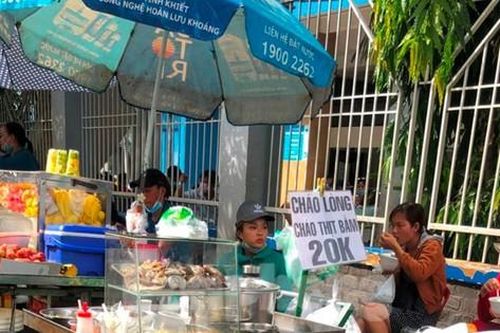 Tiểu thương, hàng ăn vẫn vô tư... không khẩu trang