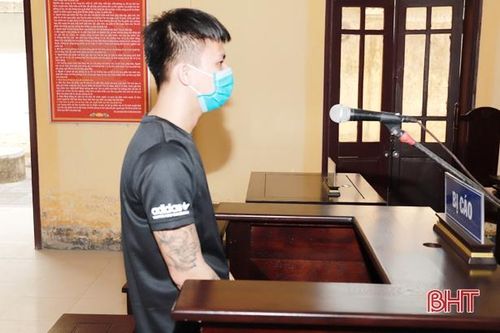 Vừa ra tù về tội cướp giật tài sản, lại 'bóc lịch' về tội buôn bán hàng cấm