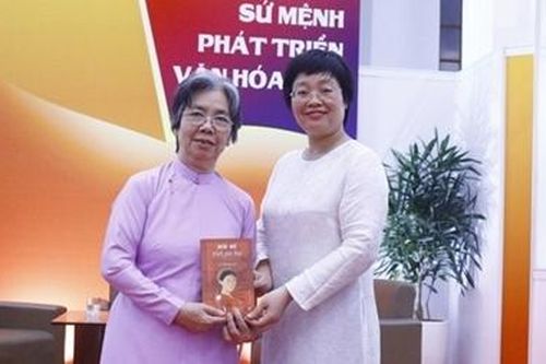 Tiểu thuyết 'Nữ sĩ thời gió bụi': Giải mã cuộc đời 'kỳ nữ' Đoàn Thị Điểm