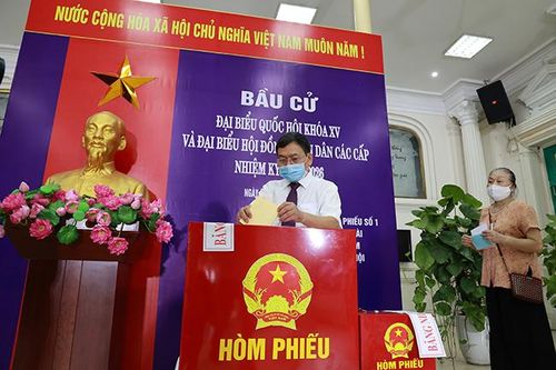 Quận Hoàn Kiếm diễn tập phương án phòng chống dịch COVID-19 phục vụ bầu cử